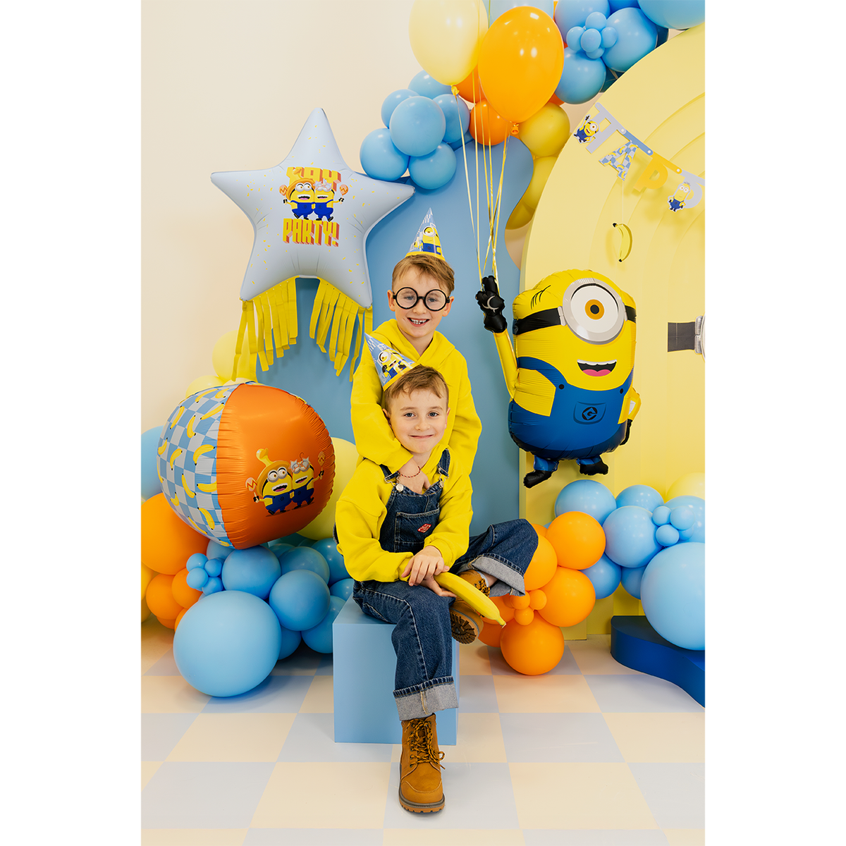 1 Sternballon XXL mit Quasten - Minions